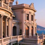 découvrez pourquoi le casino barrière de menton séduit les passionnés de jeux et devient le lieu incontournable de la côte d’azur : ambiance élégante, large choix de jeux et animations uniques vous y attendent.